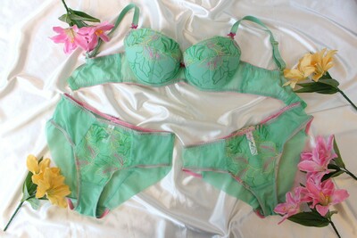 バストアップブラMILAGROS green