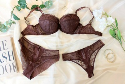 バストアップブラKIRA chocolate